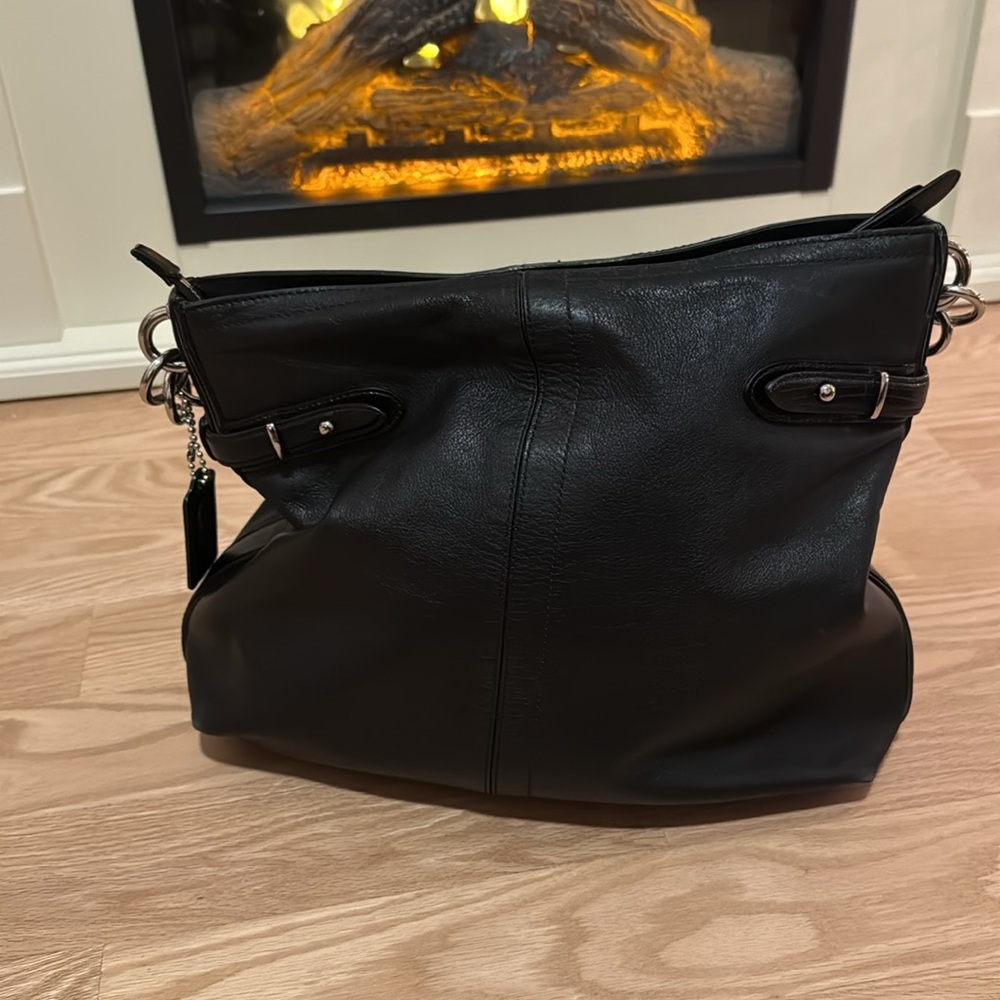 COACH PURSE!! Elegant Black Leather Shoulder Bag - Picture 3 of 8
